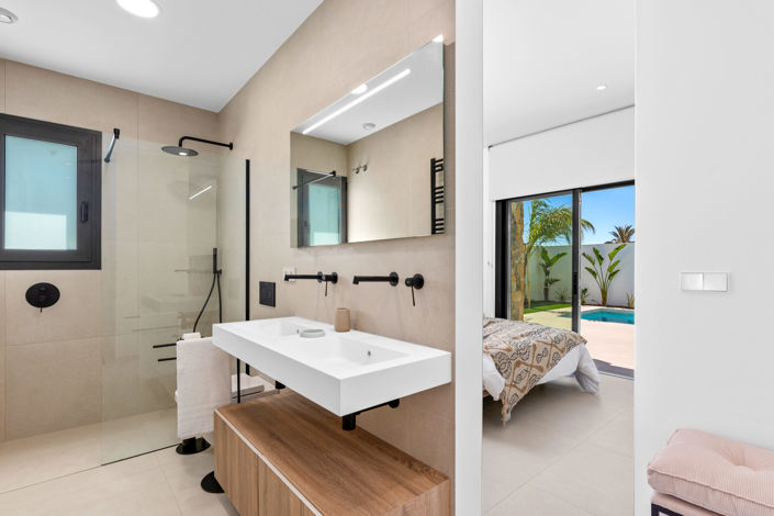 Image No.19-3 Bed Villa / Detached for sale