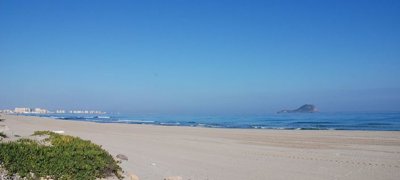 1024px-beachatlamanga-1