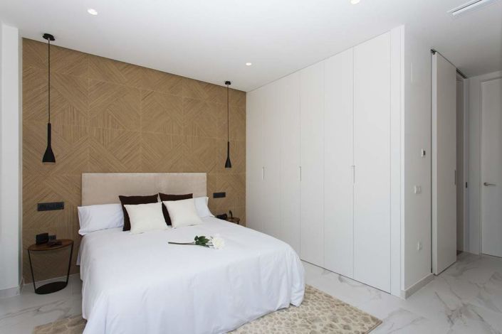 Image No.11-3 Bed Villa / Detached for sale