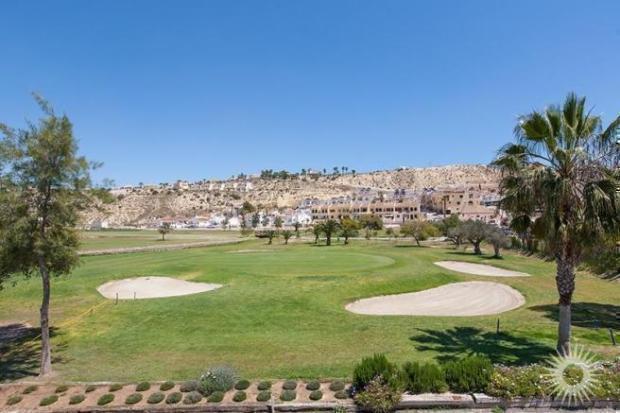 Image No.17-3 Bed Villa / Detached for sale