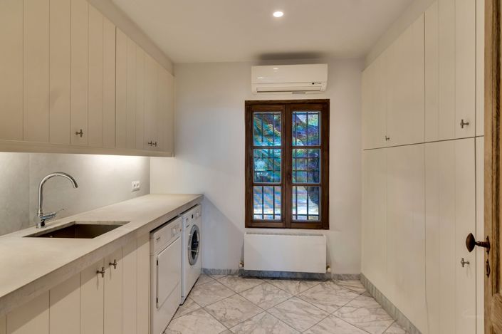 Image No.17-4 Bed Villa / Detached for sale