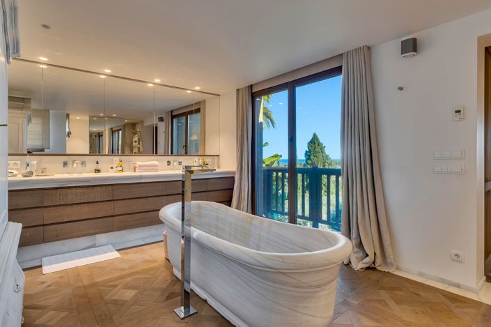 Image No.26-4 Bed Villa / Detached for sale