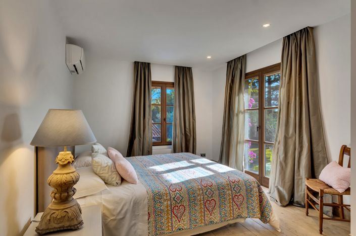 Image No.32-4 Bed Villa / Detached for sale