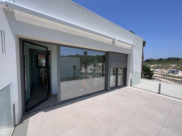 Image No.24-3 Bed Villa / Detached for sale