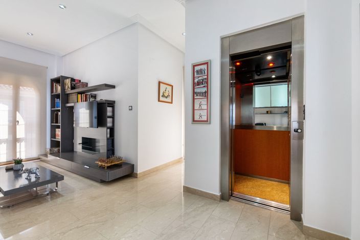 Image No.17-3 Bed Villa / Detached for sale