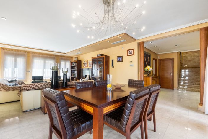 Image No.31-3 Bed Villa / Detached for sale