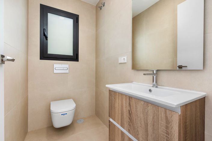 Image No.8-3 Bed Villa / Detached for sale