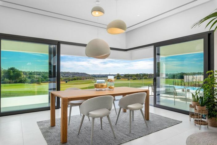 Image No.14-3 Bed Villa / Detached for sale