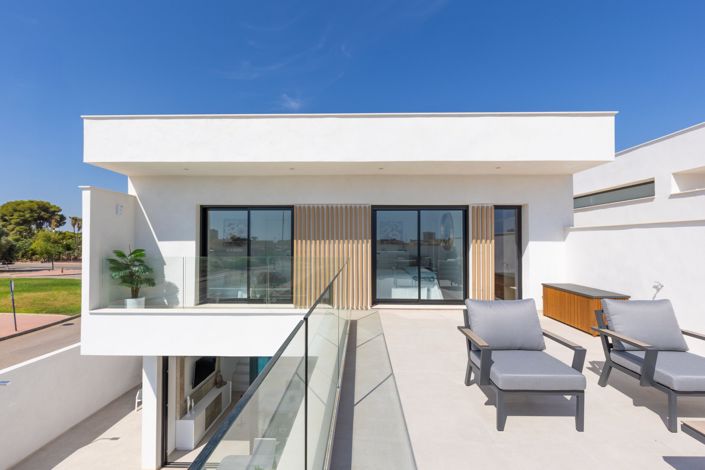 Image No.29-3 Bed Villa / Detached for sale