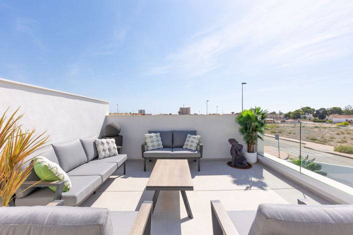 Image No.3-3 Bed Villa / Detached for sale