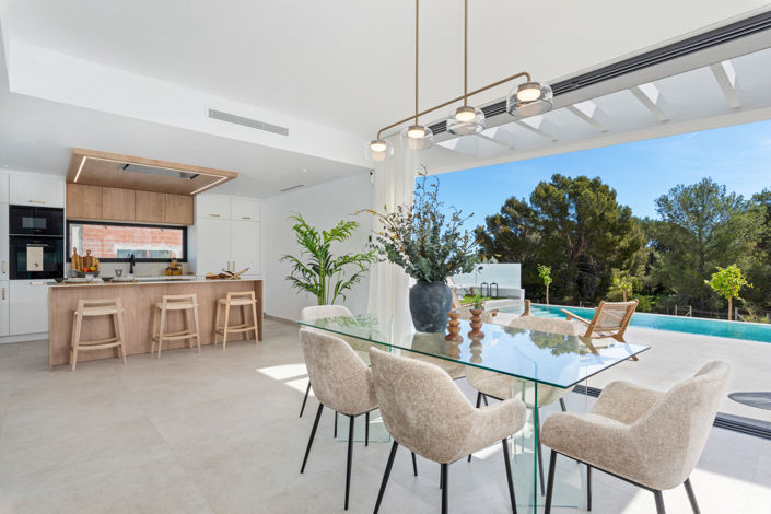 Image No.5-4 Bed Villa / Detached for sale