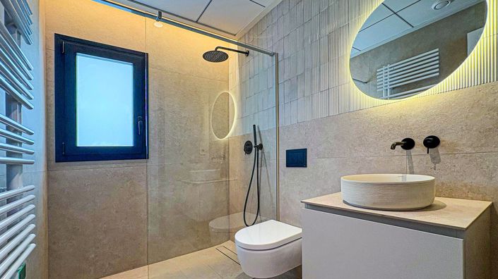 Image No.14-4 Bed Villa / Detached for sale