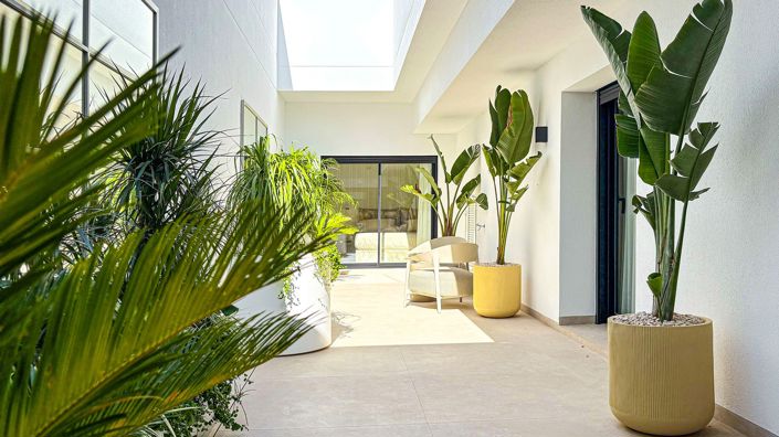 Image No.18-4 Bed Villa / Detached for sale