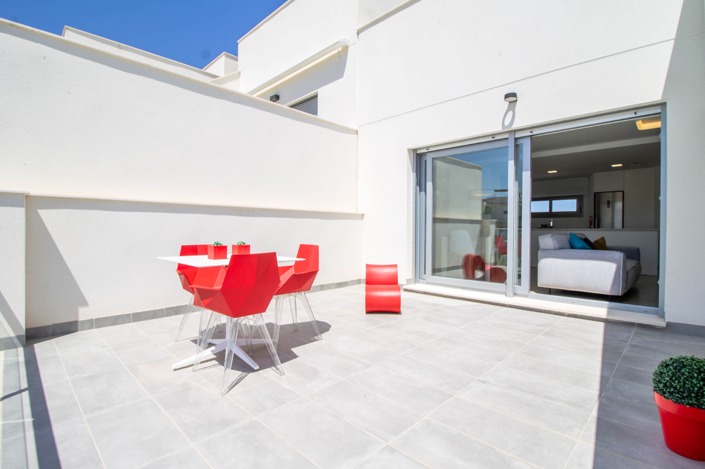 Image No.20-3 Bed Apartment for sale