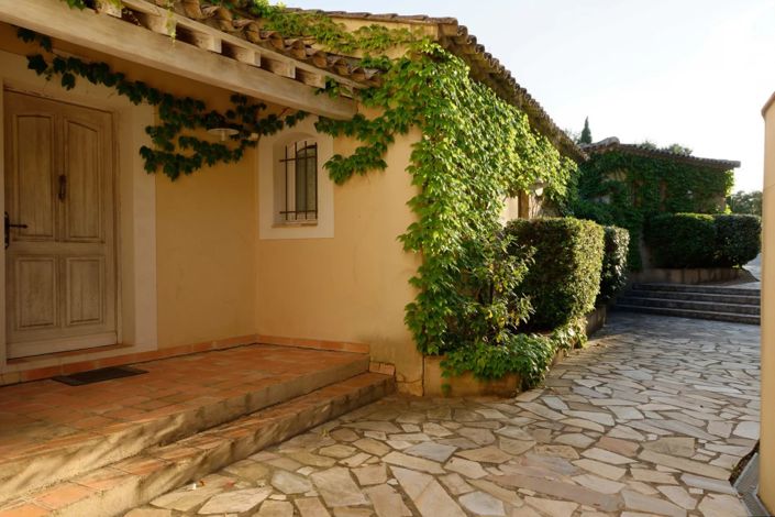 Image No.12-5 Bed Villa / Detached for sale