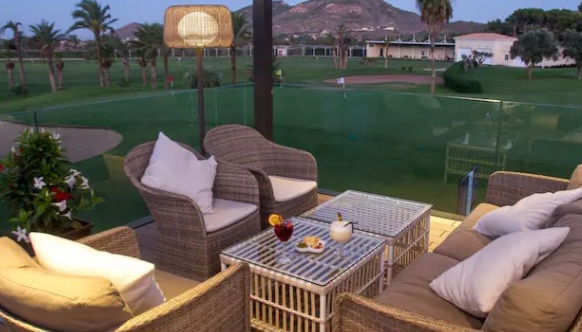 Image No.15-4 Bed Villa / Detached for sale