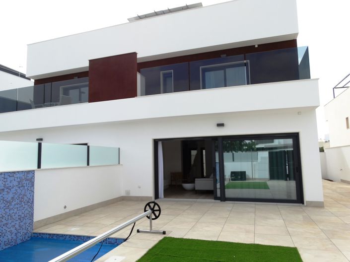 Image No.3-3 Bed Villa for sale