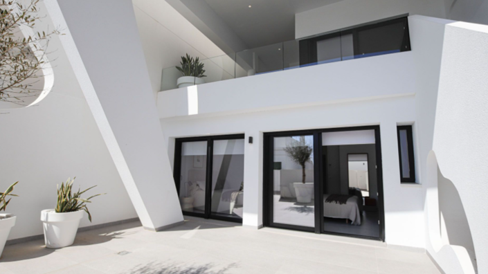 Image No.3-4 Bed Villa for sale