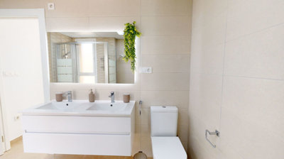 25-en-suite-adapted-bathroom-2-in-1-1-scaled