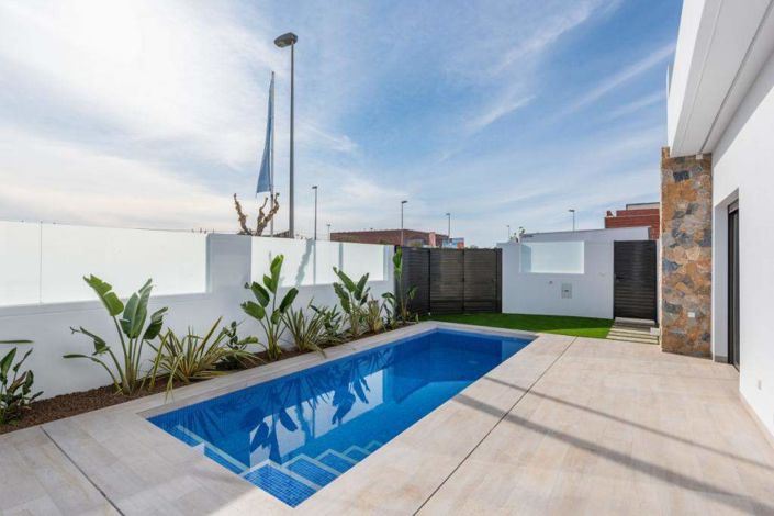Image No.2-3 Bed Villa for sale