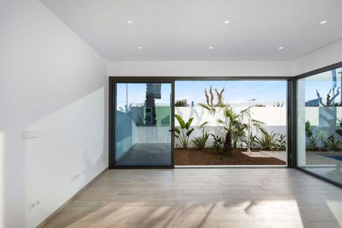 Image No.9-3 Bed Villa for sale