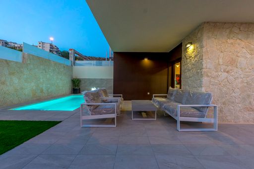 Image No.13-3 Bed Villa / Detached for sale