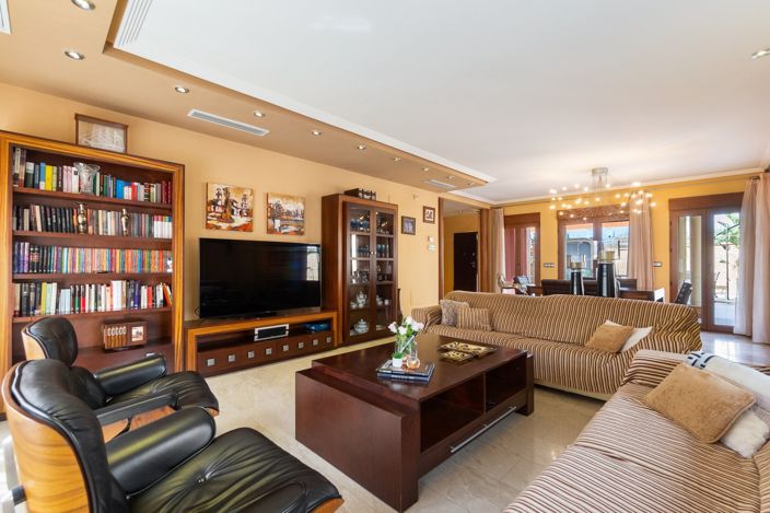 Image No.20-3 Bed Villa / Detached for sale