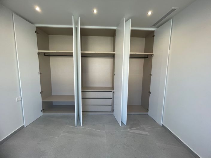 Image No.18-3 Bed Villa / Detached for sale