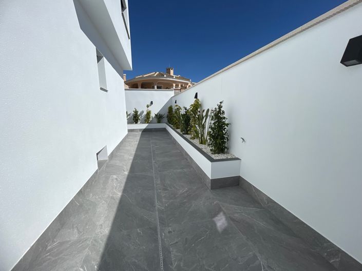 Image No.24-3 Bed Villa / Detached for sale