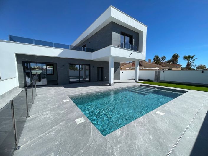 Image No.25-3 Bed Villa / Detached for sale