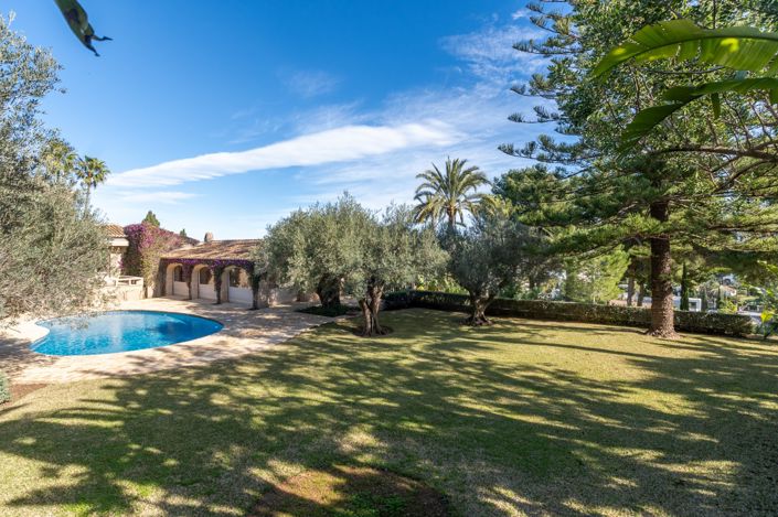 Image No.38-4 Bed Villa / Detached for sale