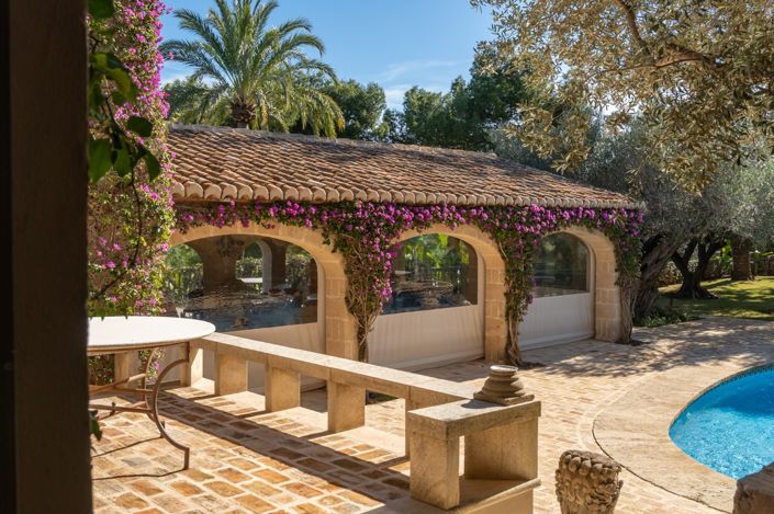 Image No.48-4 Bed Villa / Detached for sale