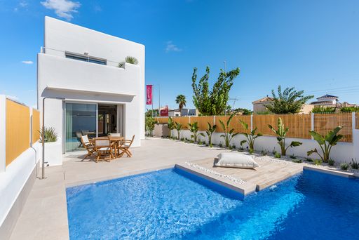 Image No.4-3 Bed Villa / Detached for sale