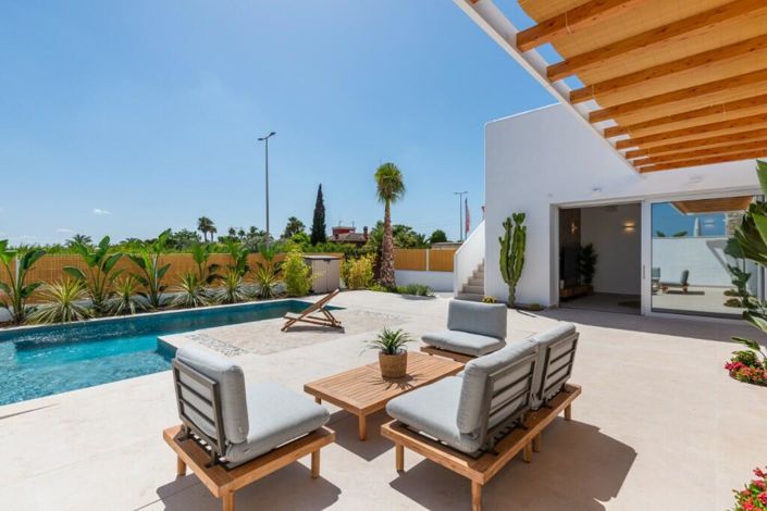 Image No.2-3 Bed Villa / Detached for sale