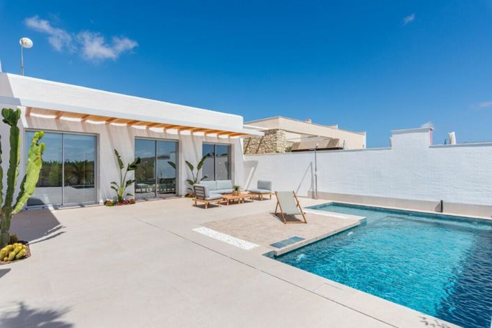 Image No.24-3 Bed Villa / Detached for sale