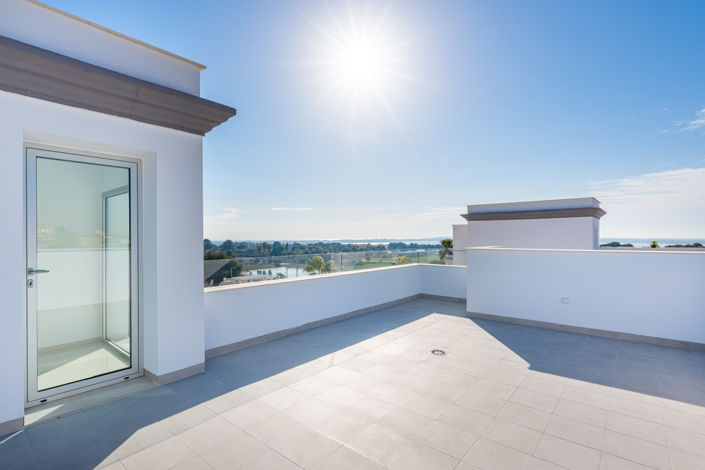 Image No.18-4 Bed Villa / Detached for sale
