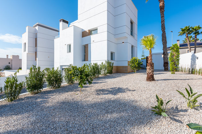 Image No.20-4 Bed Villa / Detached for sale