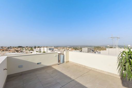 Image No.11-3 Bed Villa / Detached for sale