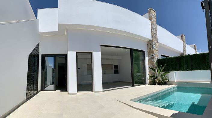 Image No.5-3 Bed Villa / Detached for sale