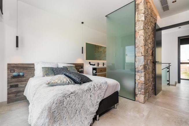 Image No.12-3 Bed Villa / Detached for sale