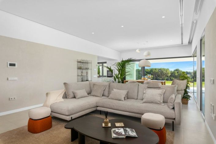 Image No.9-3 Bed Villa / Detached for sale