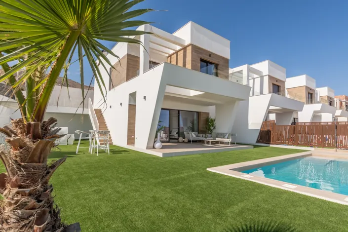 Image No.18-3 Bed Villa / Detached for sale