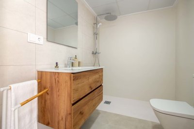 12-second-bathroom