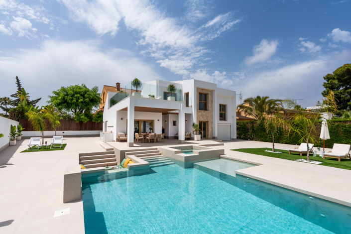 Image No.37-3 Bed Villa / Detached for sale