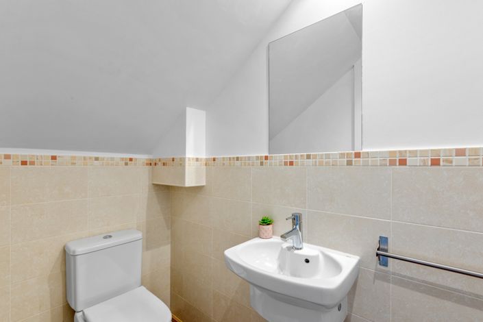 Image No.17-2 Bed Townhouse for sale