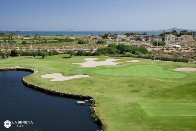 Image No.18-3 Bed Villa / Detached for sale