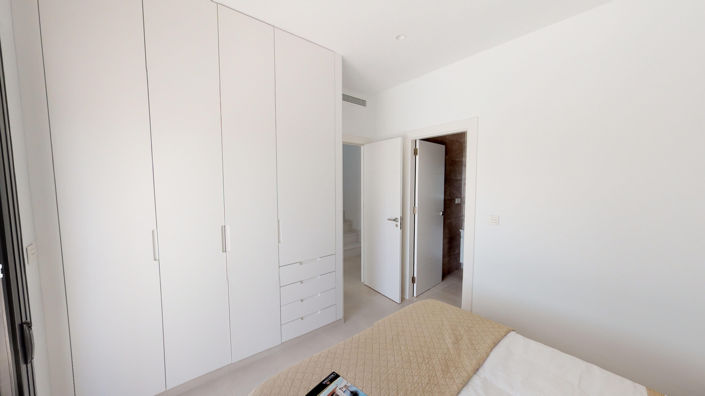 Image No.11-3 Bed Villa / Detached for sale