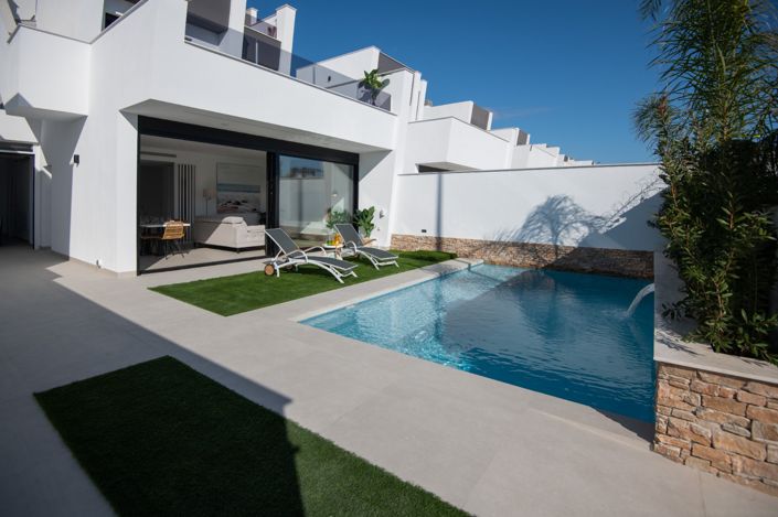 Image No.2-3 Bed Villa / Detached for sale