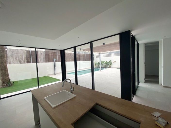 Image No.11-3 Bed Villa / Detached for sale