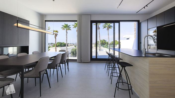 Image No.10-5 Bed Villa / Detached for sale
